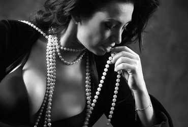 Boudoir Photography- Sizzle in the Studio – Kerry Allan